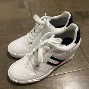Tommy Hilfiger Lace Up Wedges Women’s 6 1/2